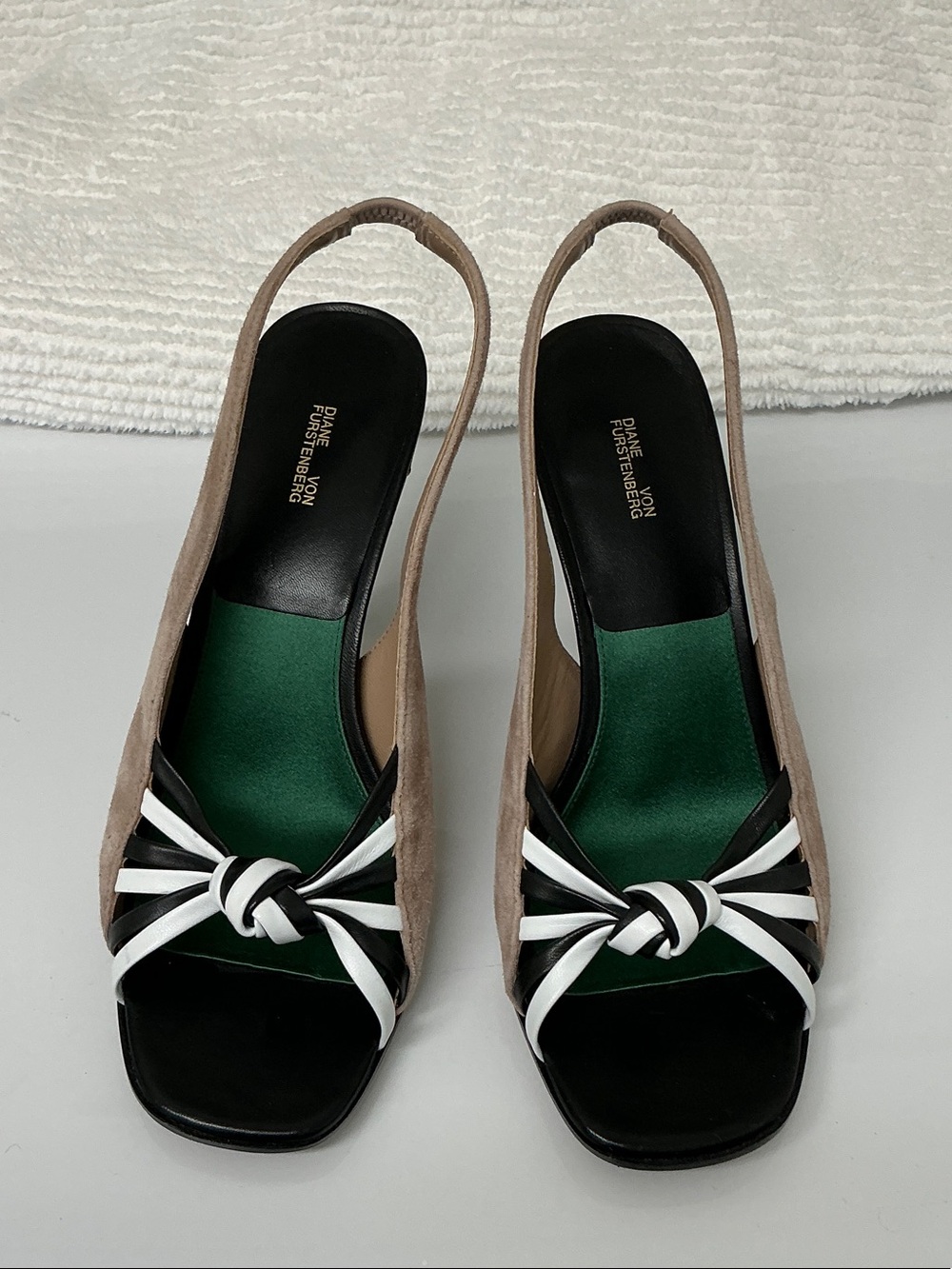 Diane Von Furstenberg heeled leather sandals excellent condition size 8